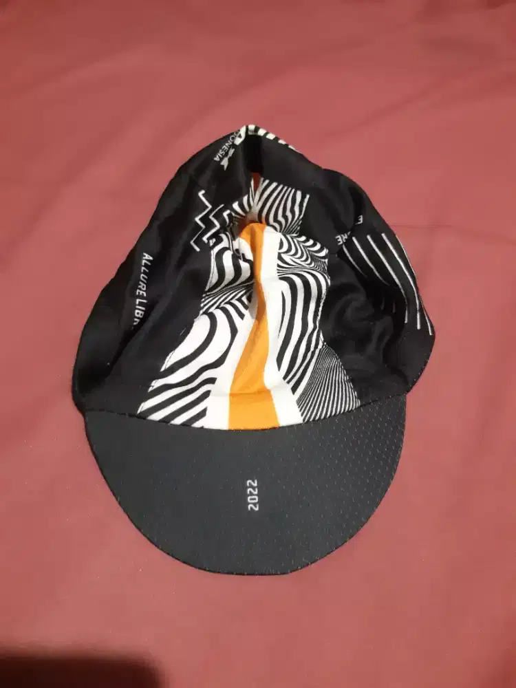 Topi joging dan bersepeda
