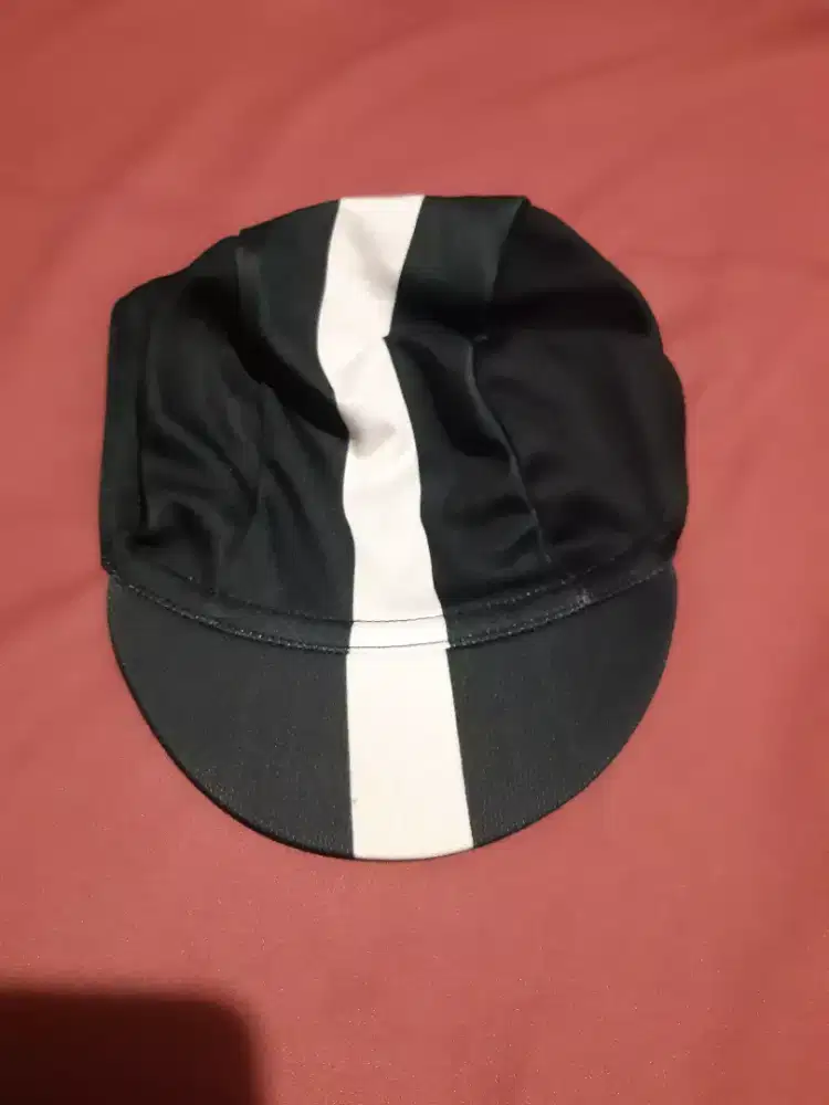 Topi joging dan bersepeda