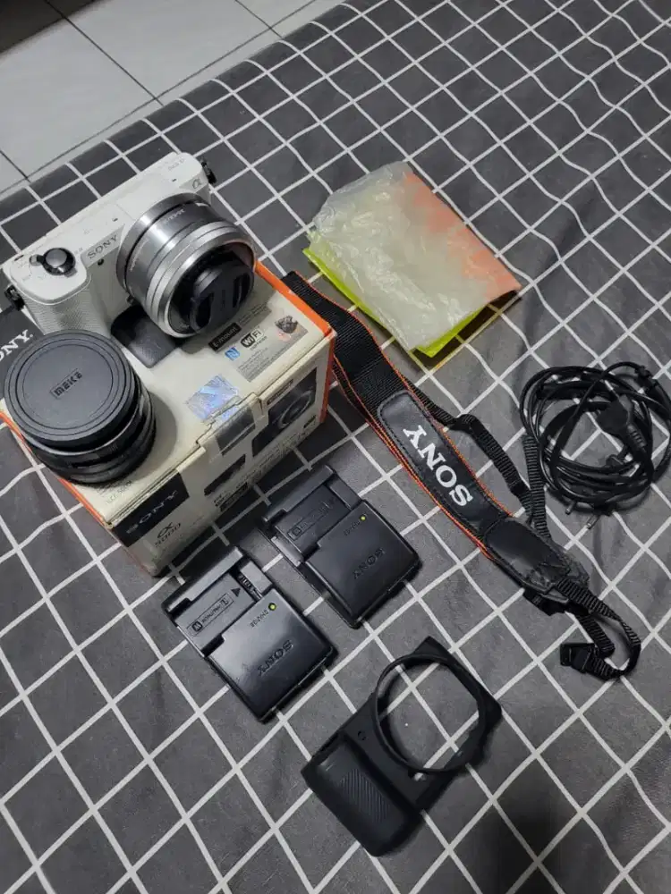Sony a5000 kit 16-50mm Putih