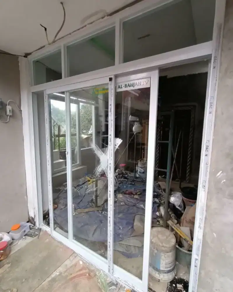Pemasangan pintu kusen kaca alumunium sleding swing pipvot dll