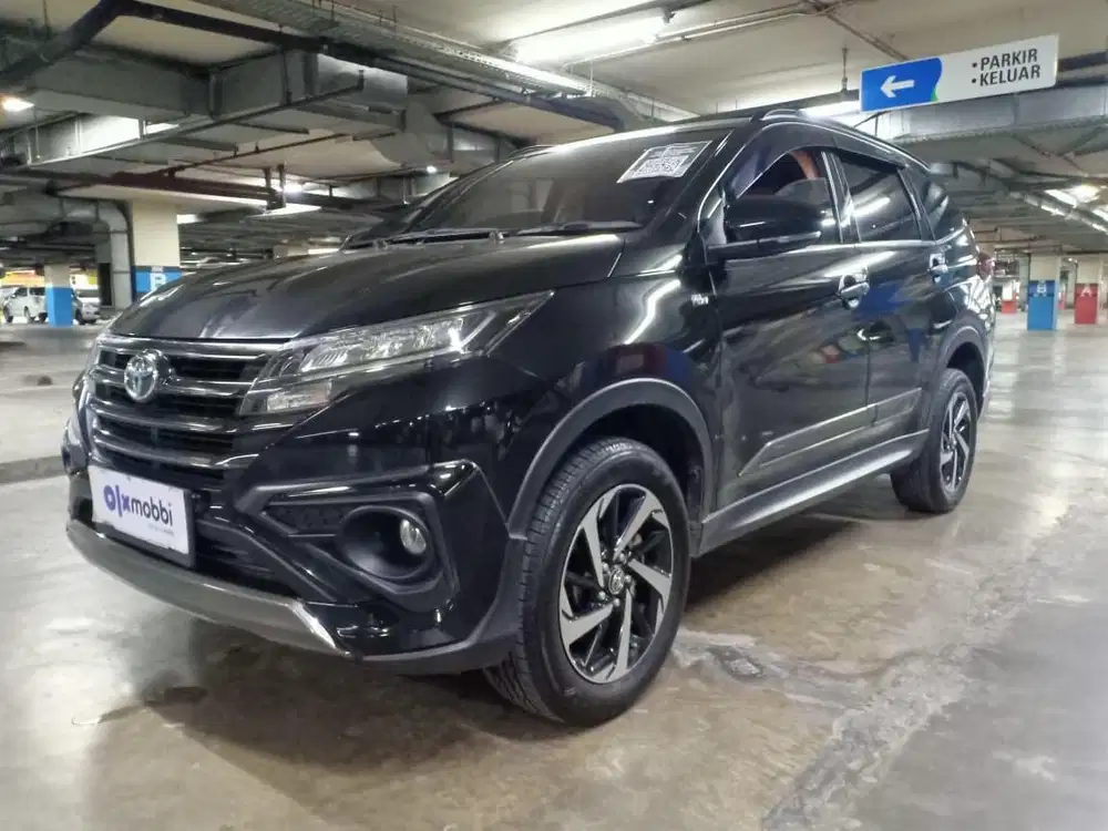 TDP 1 JUTA Toyota Rush 1.5 GR Sport Bensin-AT 2022 Merah CEVFB