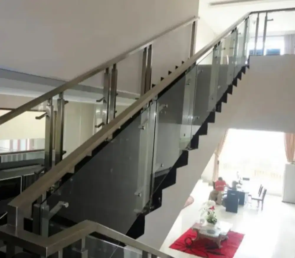 Railing tangga stainless steel 81