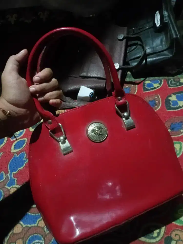 Tas Branded turun harga