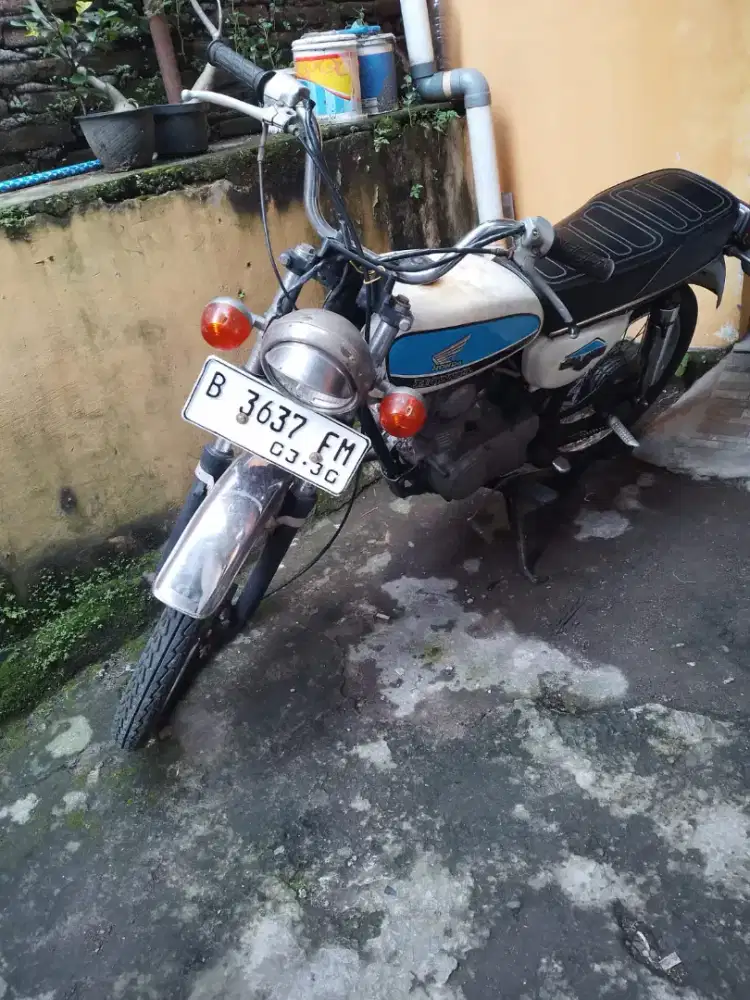 Di jual cb glathik tahun 78 siap pakai