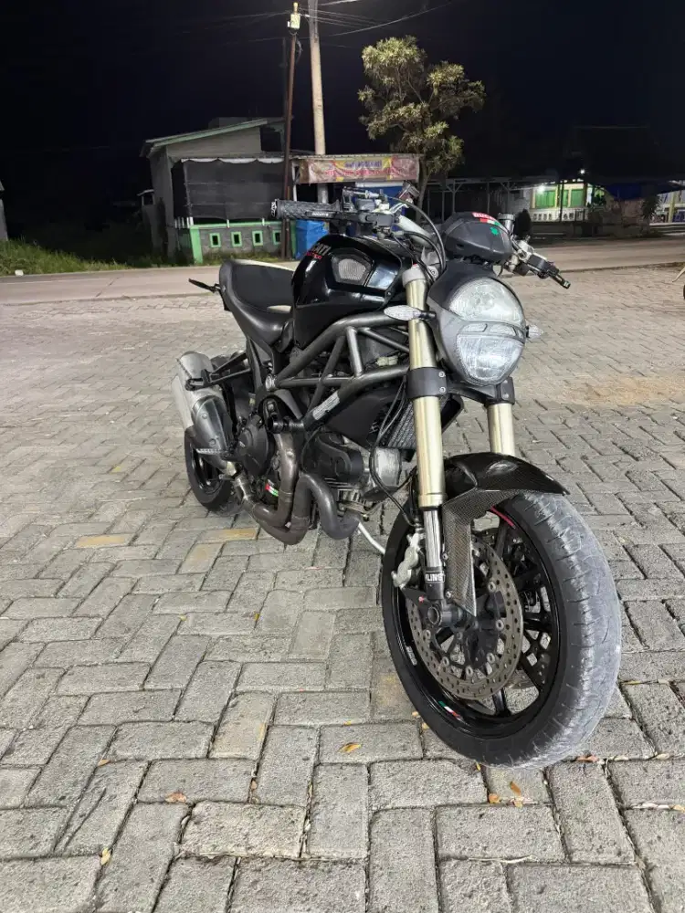 Ducati monster 1100 evo 2012