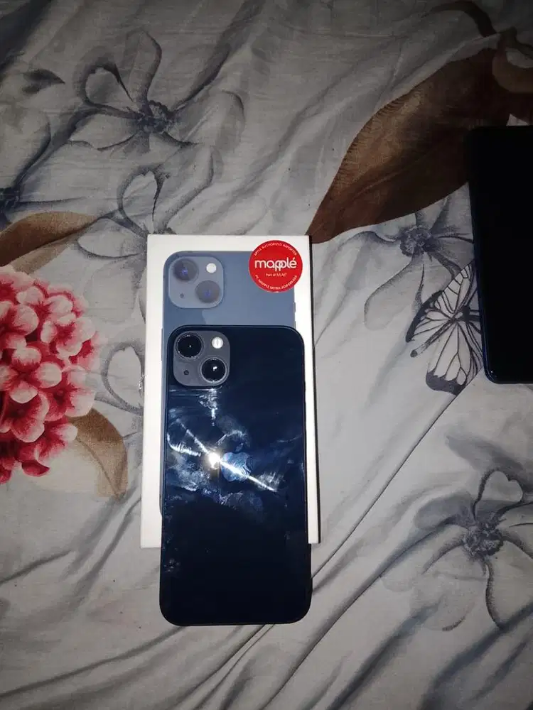 ip 13 128gb garansi sampai februari 2027