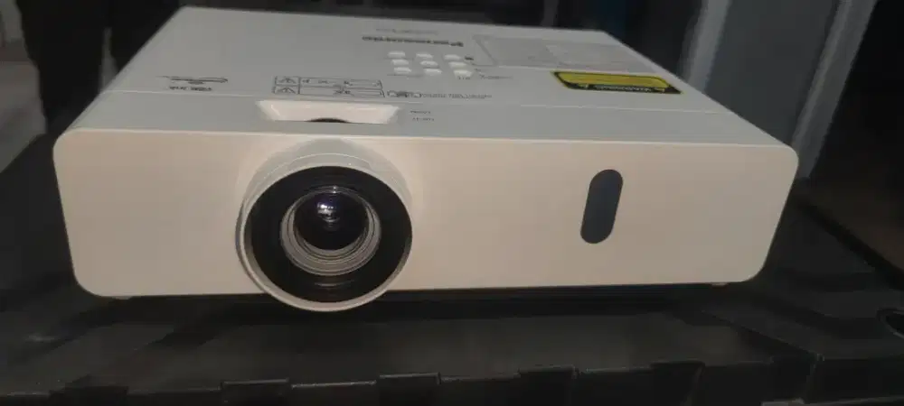 Infocus panasonic PT-VX430