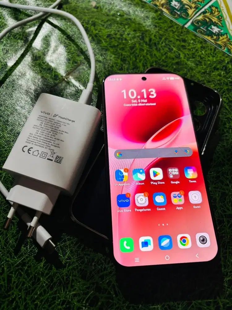 VIVO V70 RAM 12+12/256GB