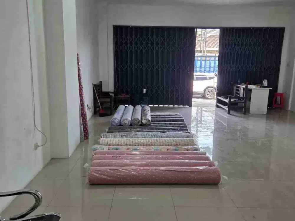 siap usaha ruko bagus strategis di jalan Holis mainroad