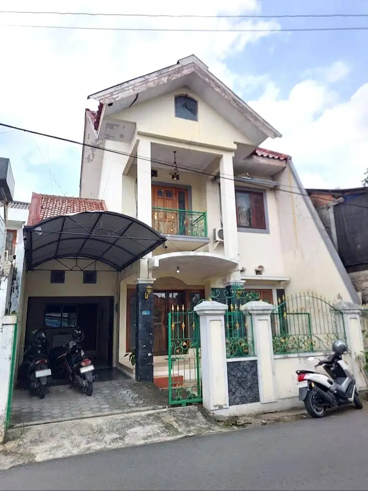 Rumah Strategis di Demangan Baru dekat Amplaz