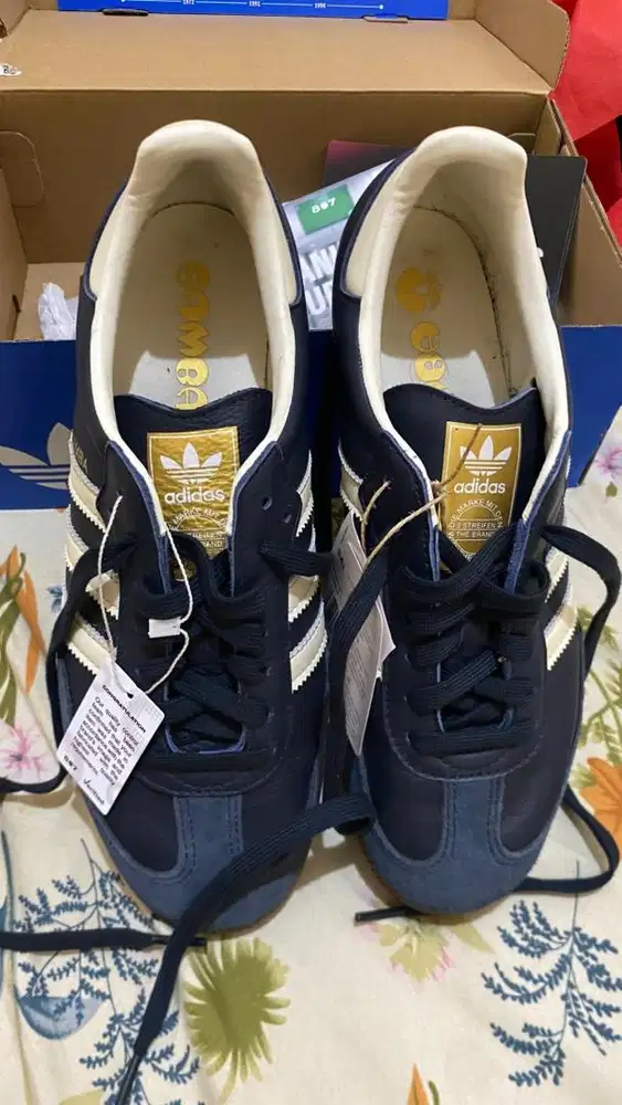 Samba OG warna Biru Navy