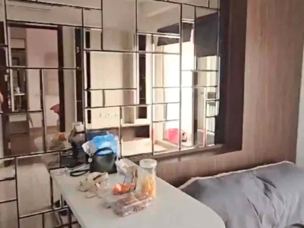 Di jual apartemen full furnish 1 kamar tidur 1 BR luas 43 m2 lantai 20 lokasi sebrang summarecon mall serpong tower herald di apartemen M Town signature Gading Serpong