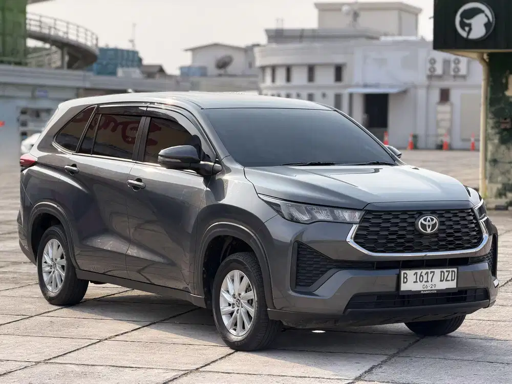 Toyota Zenix 2.0 G AT 2024 Tangan Pertama
