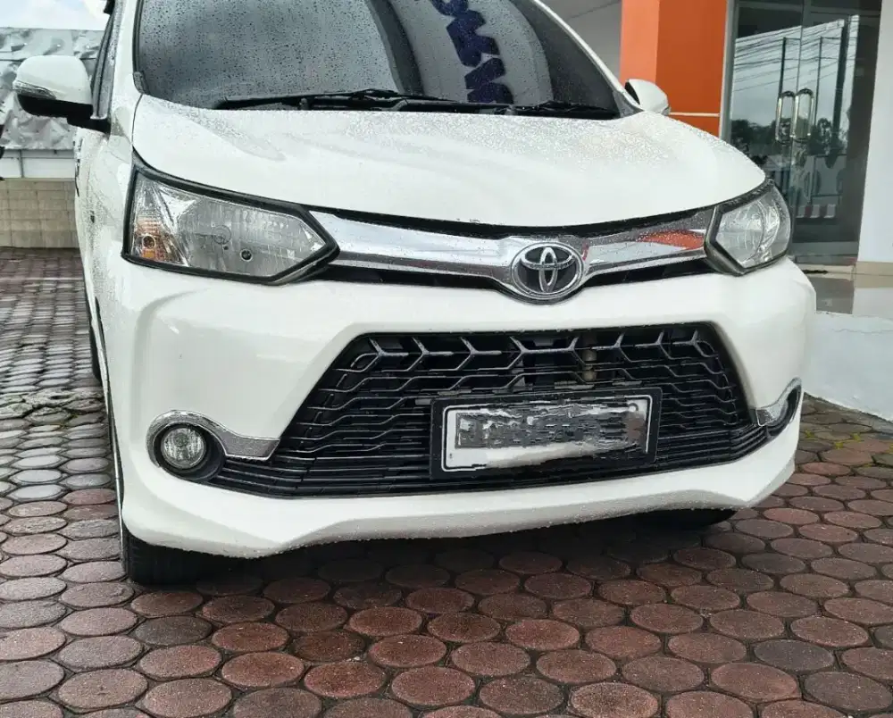Mobil Avanza Veloz 1300 MT