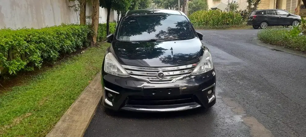 Mobil Livina HWS