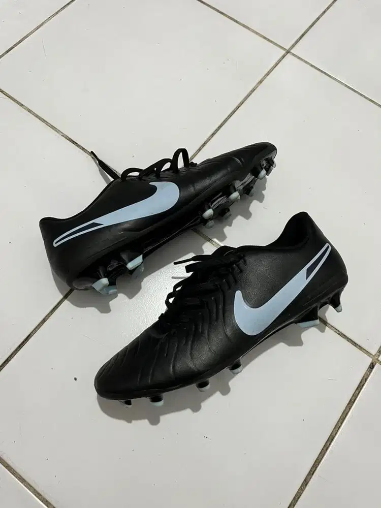 Sepatu Bola Nike Tiempo Legend 10 Club