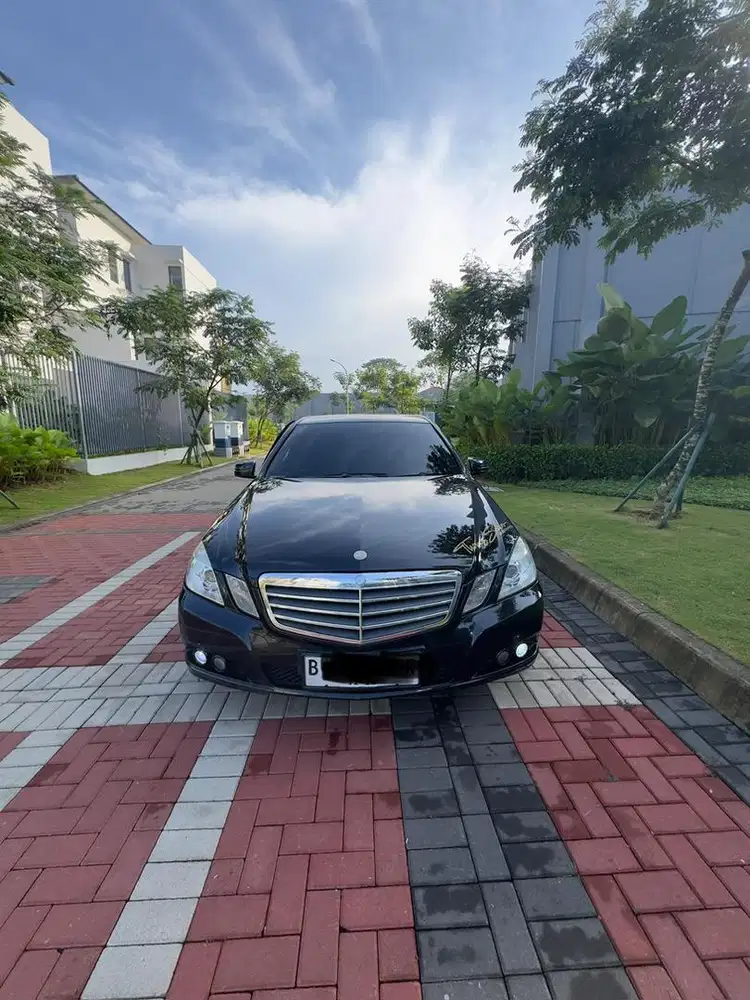For Sale Mercedes Benz E200 2011 Black