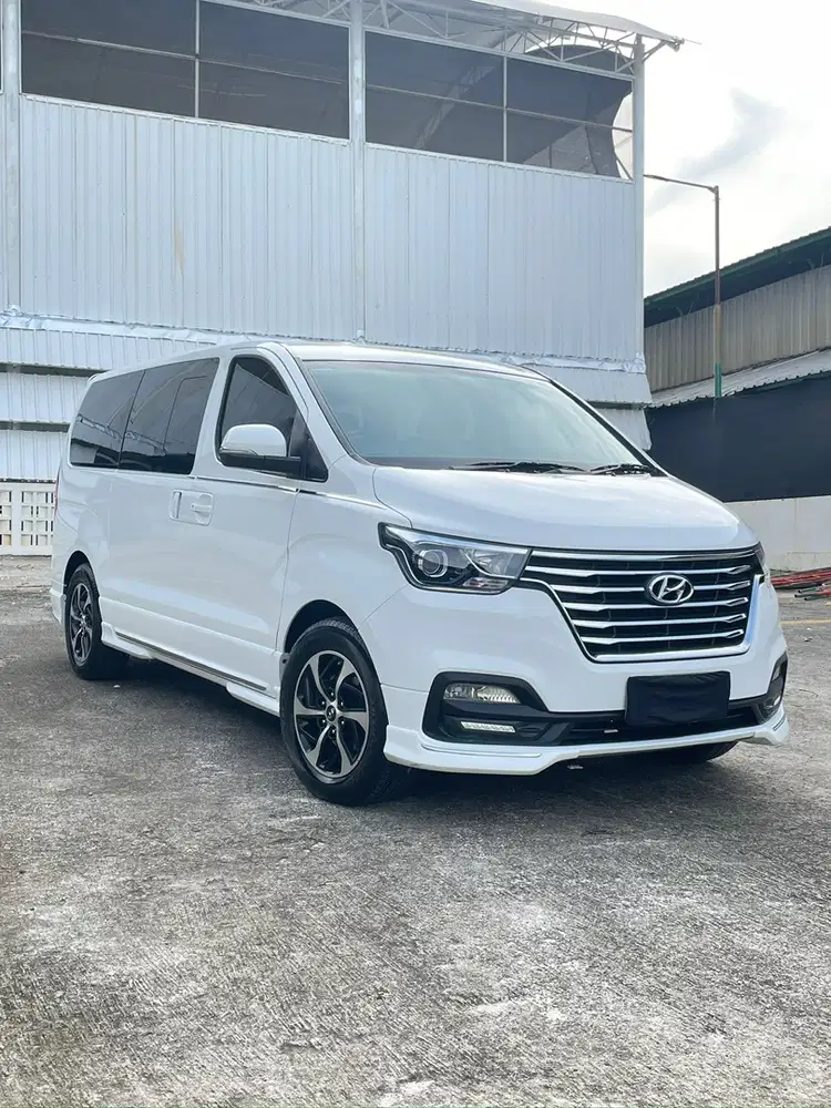 (DP 10JT) HYUNDAI H1 ROYALE 2.4 BENSIN 2020