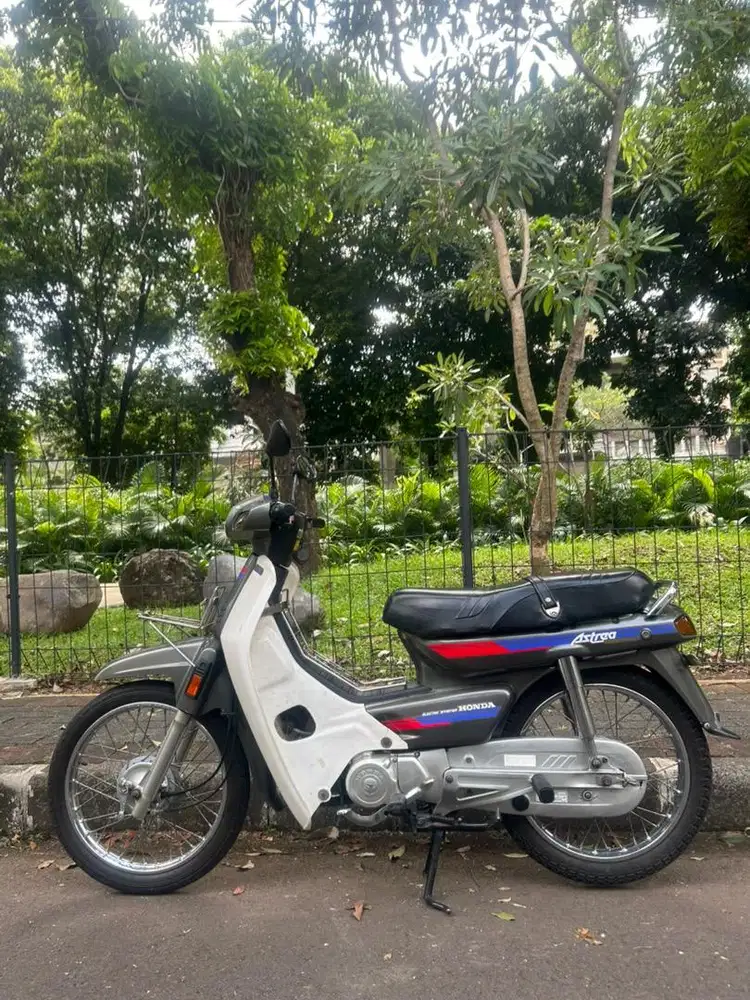 Honda Grand Bulus 1992, Asli Abu-abu