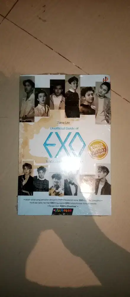 Buku All About EXO Family + Post/Photo Card, Kondisi Baru/New.