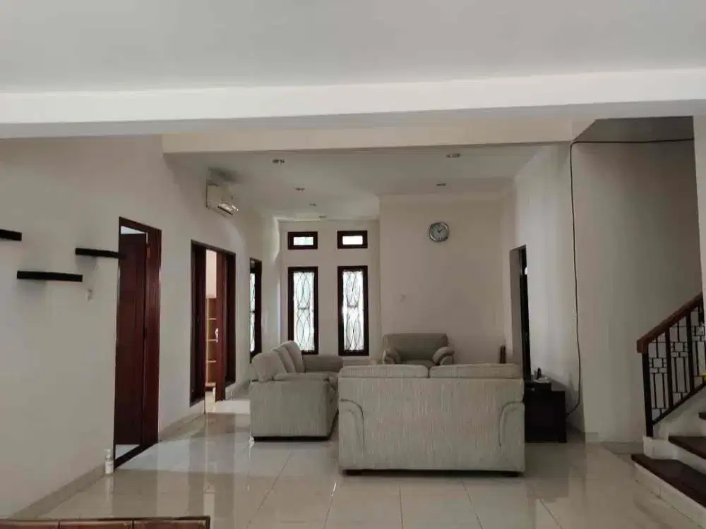 Rumah Disewakan Siap Huni Furnished di Taman Senayan Bintaro