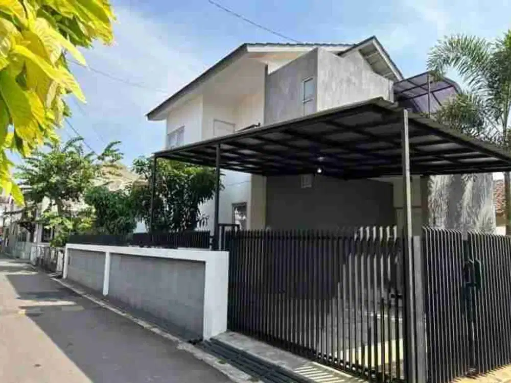 Rumah HOOK Luas LT 174 di Komplek Cipamokolan Harga 1,9 Milyar Nego