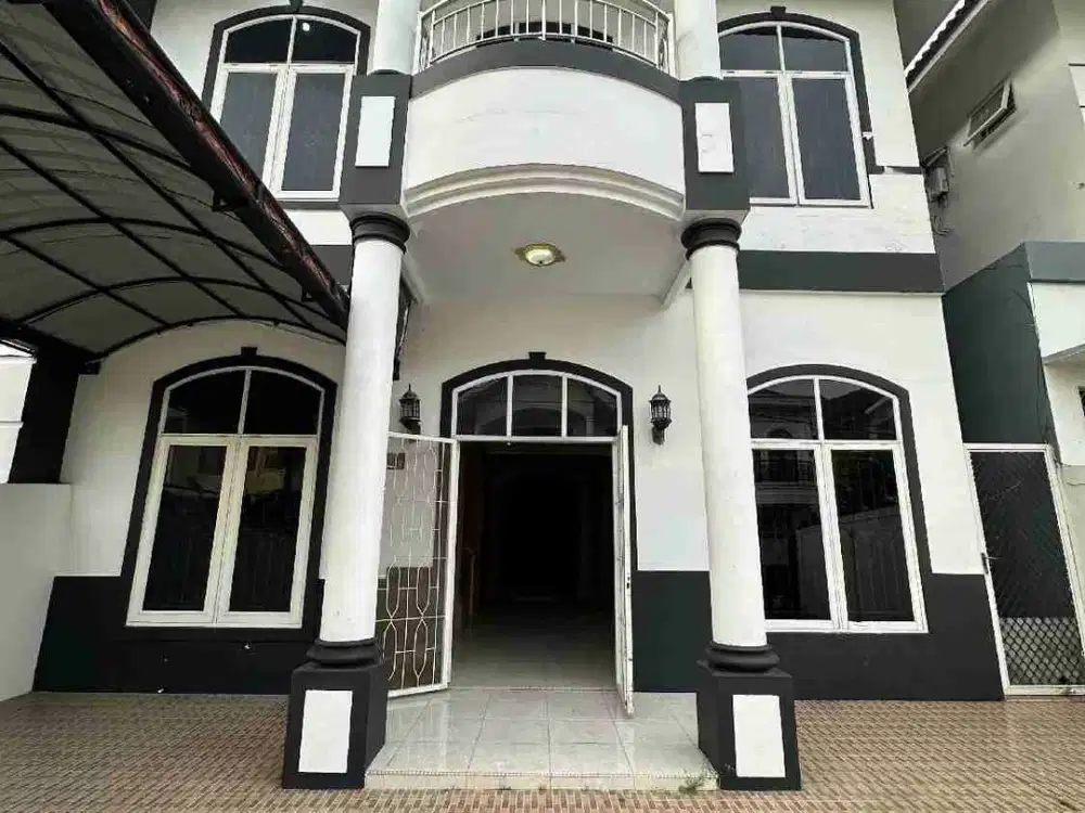 JUAL CEPAT RUMAH MEWAT DI KOMPLEK CITRA WISATA MEDAN JOHOR KAMAR TIDUR 5 BONUS AC 4 UNIT