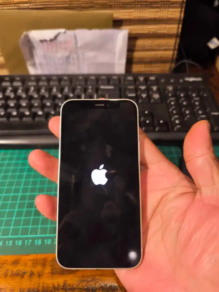 IPhone 12 Mini kondisi bagus