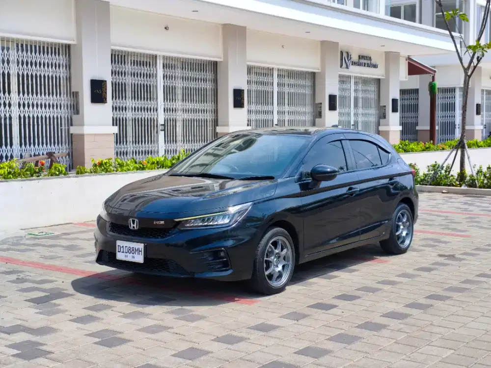 Dp 19jt - Honda City RS Hatchback CVT 2021 warna Hitam