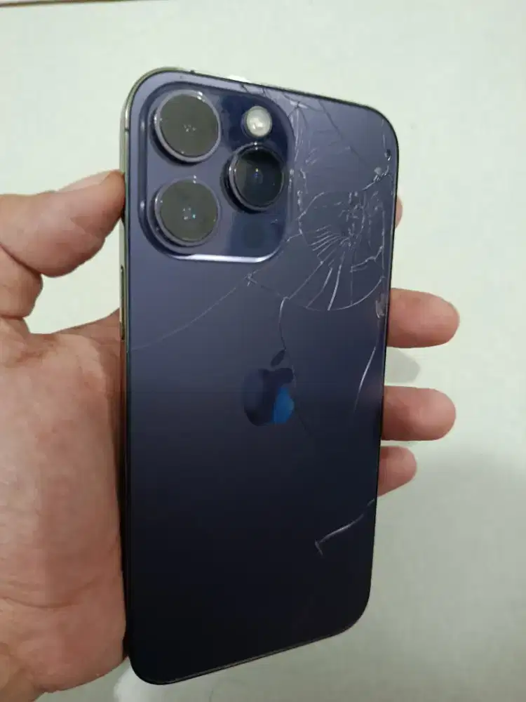 iPhone 14 promax 256 GB kondisi restart terus