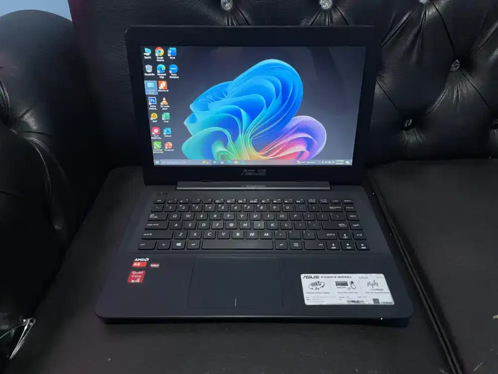JUAL BELI LAPTOP BEKAS MACBOOK SEMUA KITA BELI LANGSUNG KE LOKASI