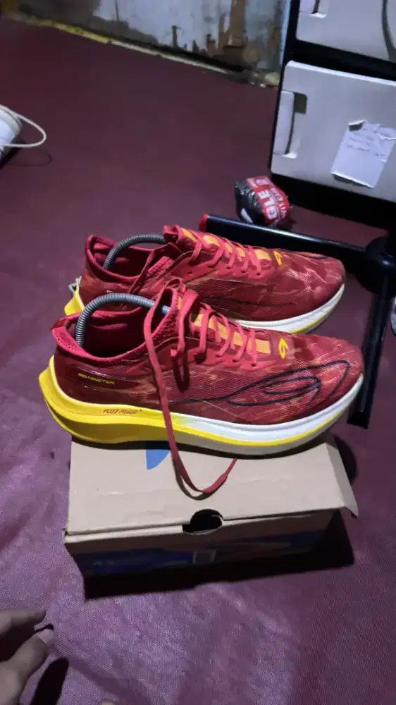 sepatu nineten haze veloce