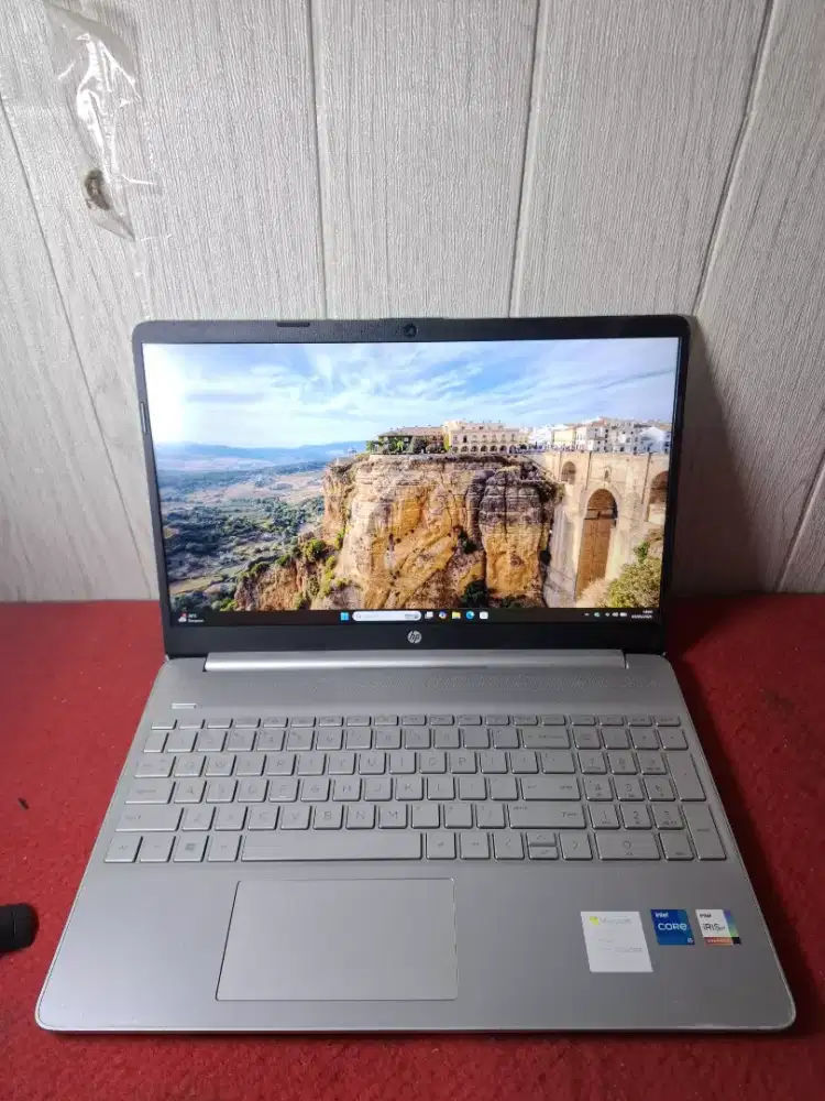 Hp 15s-fq2xx Core i5 Gen11 Ram8Gb Ssd512Gb Siap Pakai
