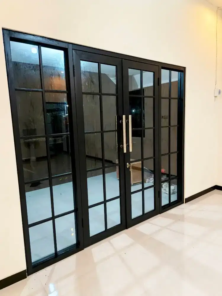 Partisi 2 pintu + 2 kusen aluminium kaca mati T210cm L350cm hrg 8,4 jt