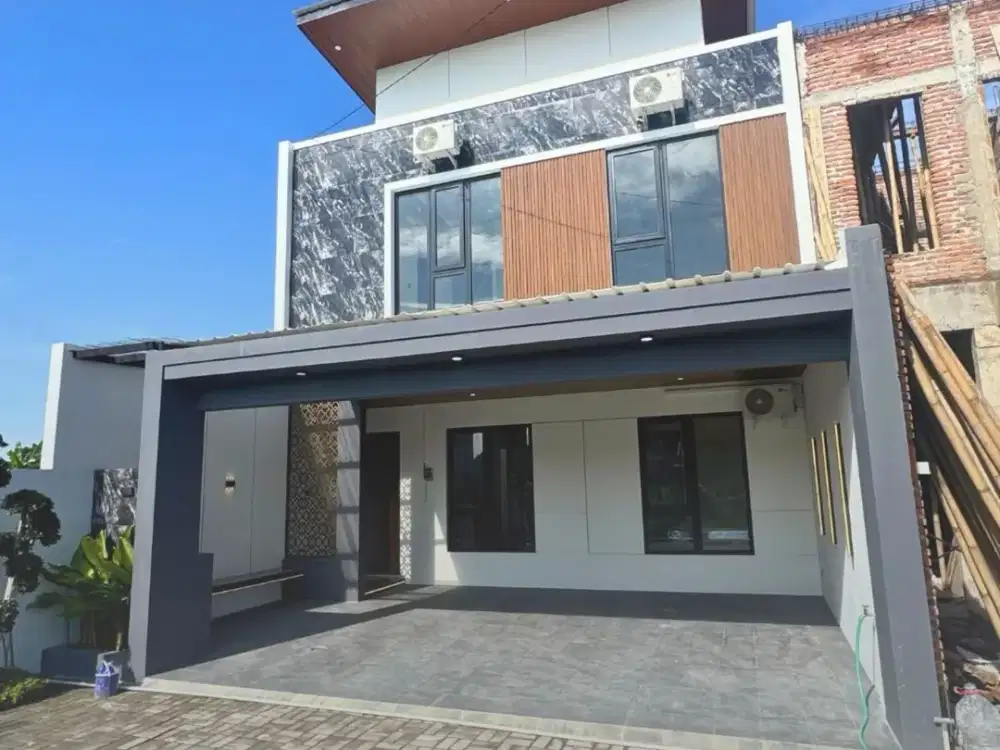 Rumah Mewah Baru Siap Huni Full Furnish di utara Stadion Maguwoharjo Sleman tersedia 5 unit