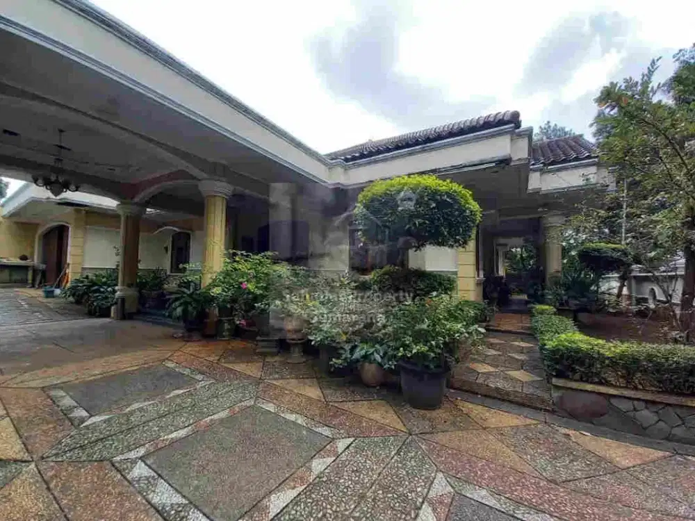 TURUN HARGA Rumah Mewah Klasik di Jl Wisma Prasetya Barat Padangsari Banyumanik
