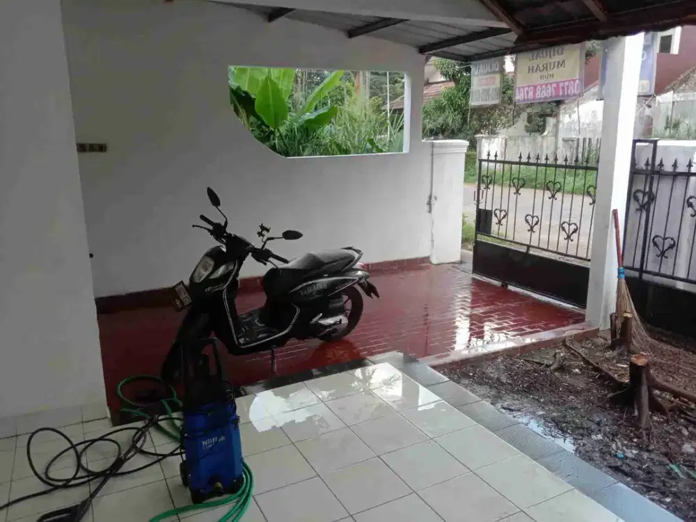 rumah. besar.  dkt. toll. unpam.   mrt. busway.  lingkungan. asri. hrg. mini.