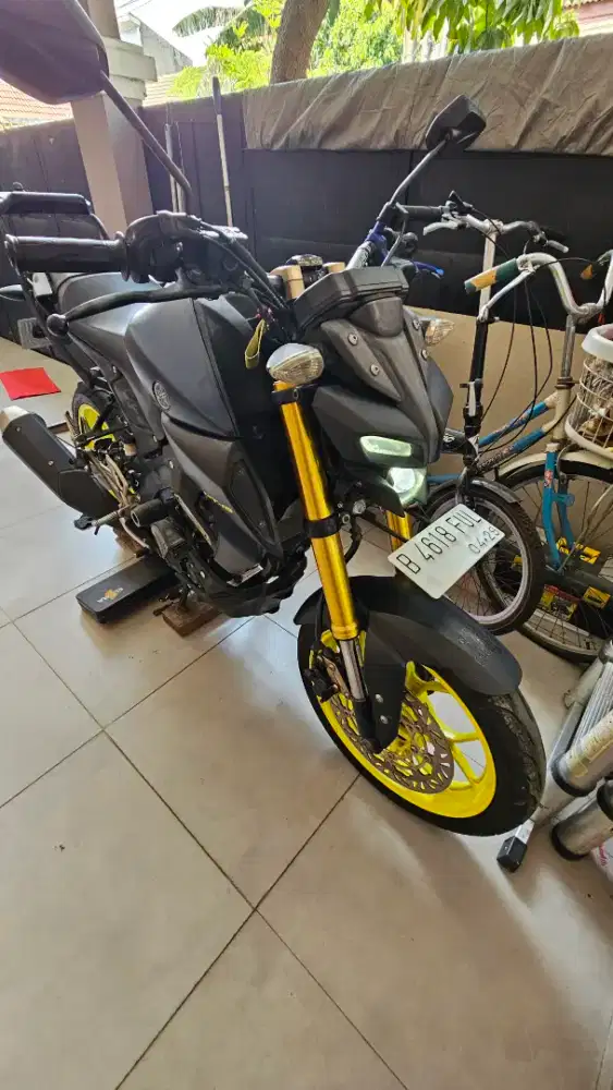 Jual motor YAMAHA MT15