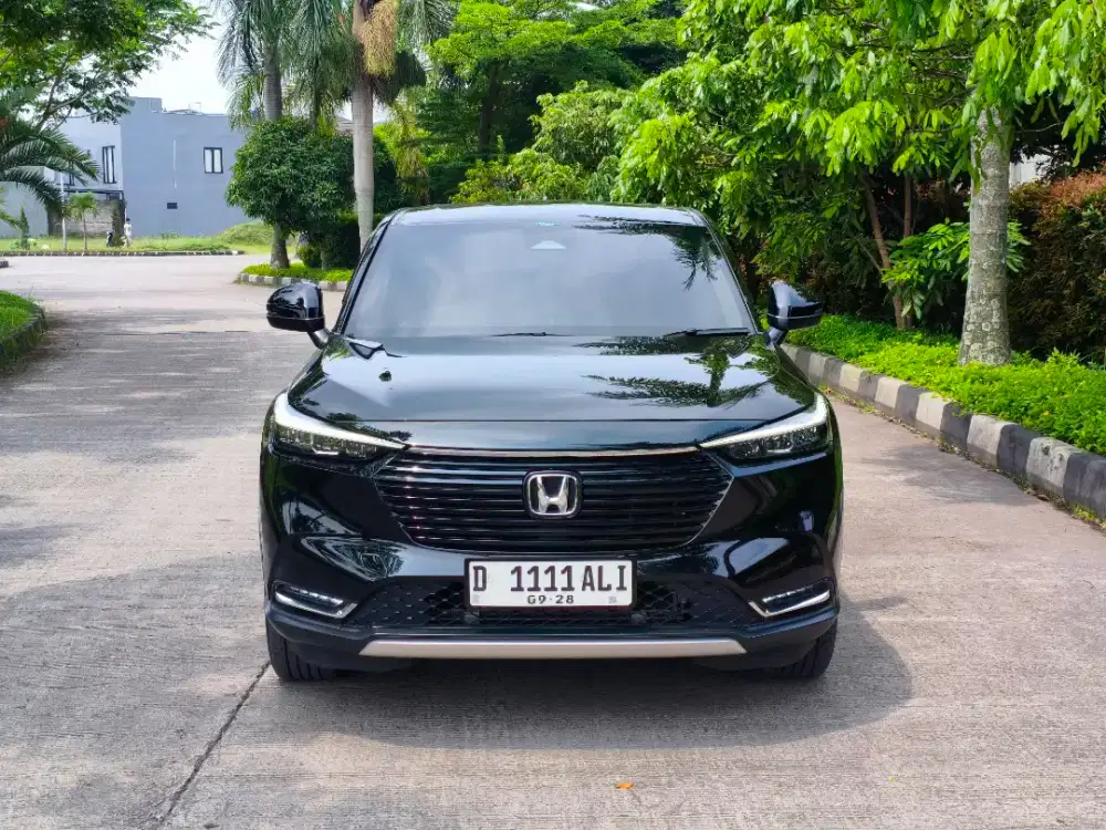 Dp 10jt - Honda HRV E CVT 2023 warna Hitam