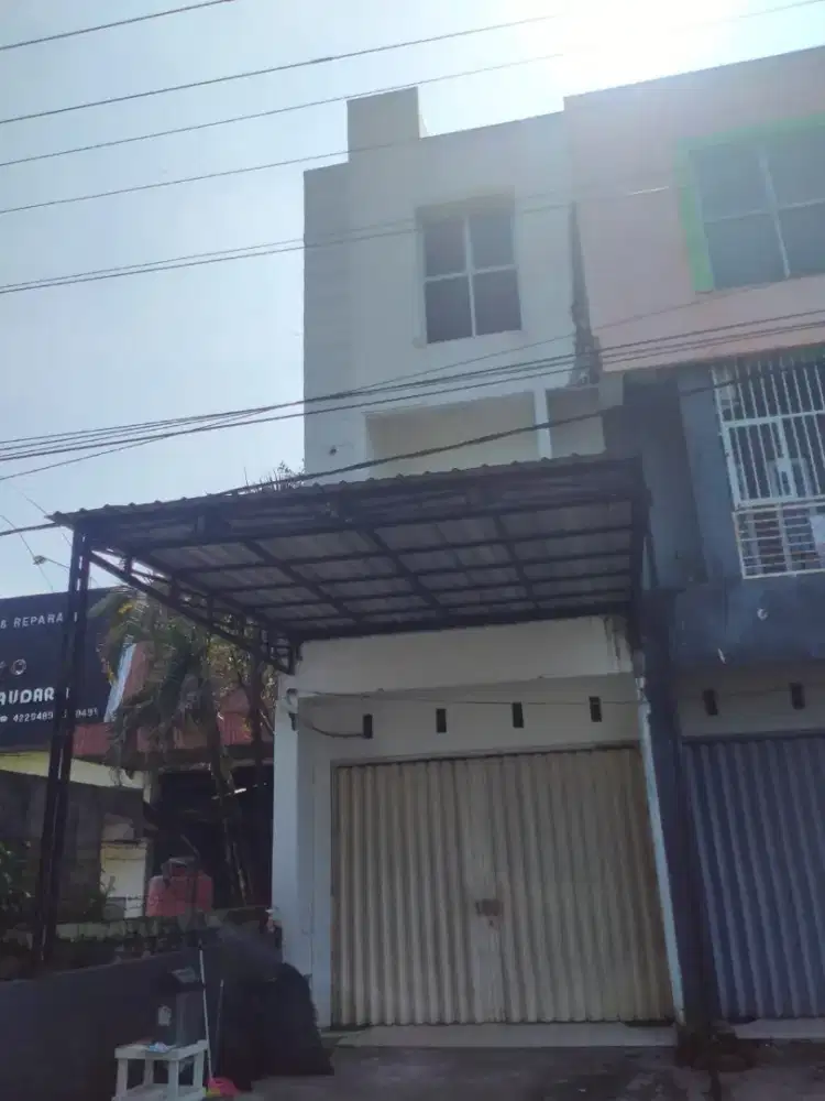 Disewakan Cepat Ruko 3 lt, Jln Raya A.Yani , Gambut, Banjar , Kal Sel