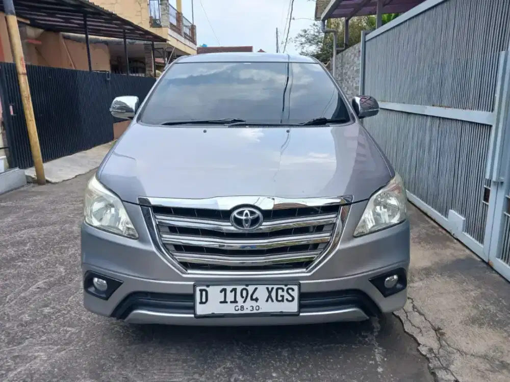 Kijang inova g bensin a/t tahun 2015