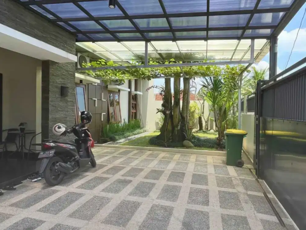 Rumah Cantik Luas Lega Full Furnished di dekat Jalan Magelang km 15 Ibarbo Park Terawat Bersih dan Berkualitas Cocok untuk Rumah Singgah dan Hunian Ke