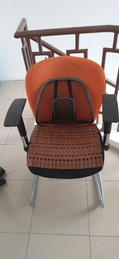 Kursi kerja bekas