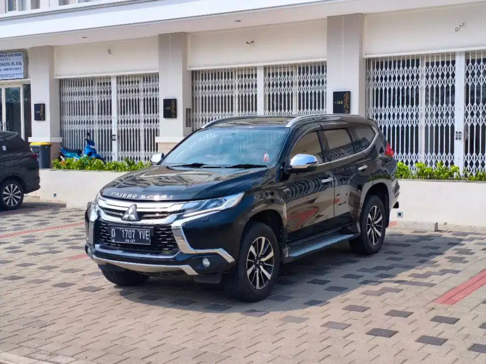 Dp 15jt - Pajero Sport Dakar 2016 Matic Diesel warna Hitam