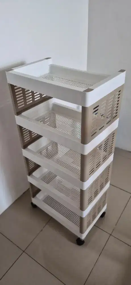 Rak plastik bekas
