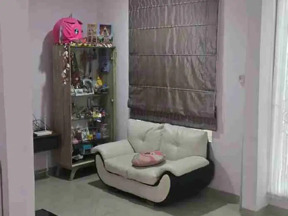 Dijual Rumah 2 Lt di Golf lake Cengkareng Shm selatan 6 x 15 m2 ada 3+1 kt 4 km unfurnished siap huni, carport 2 mobil, Ayo survei & nego yuk !!