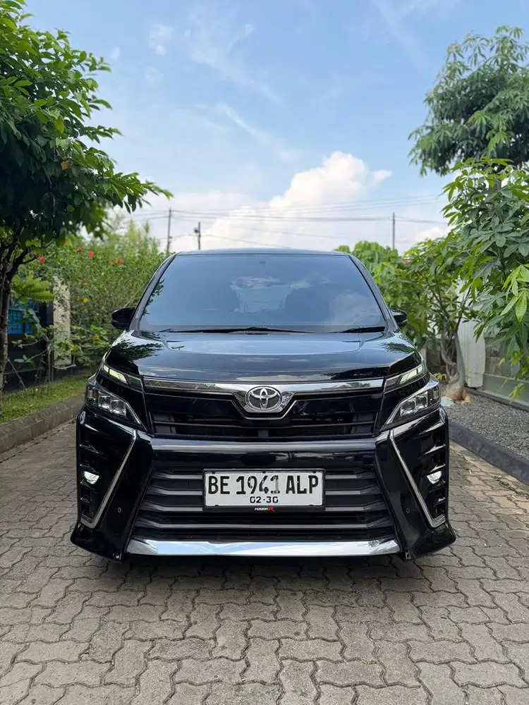 Toyota Voxy 2.0 Matic 2020 MPV Premium
