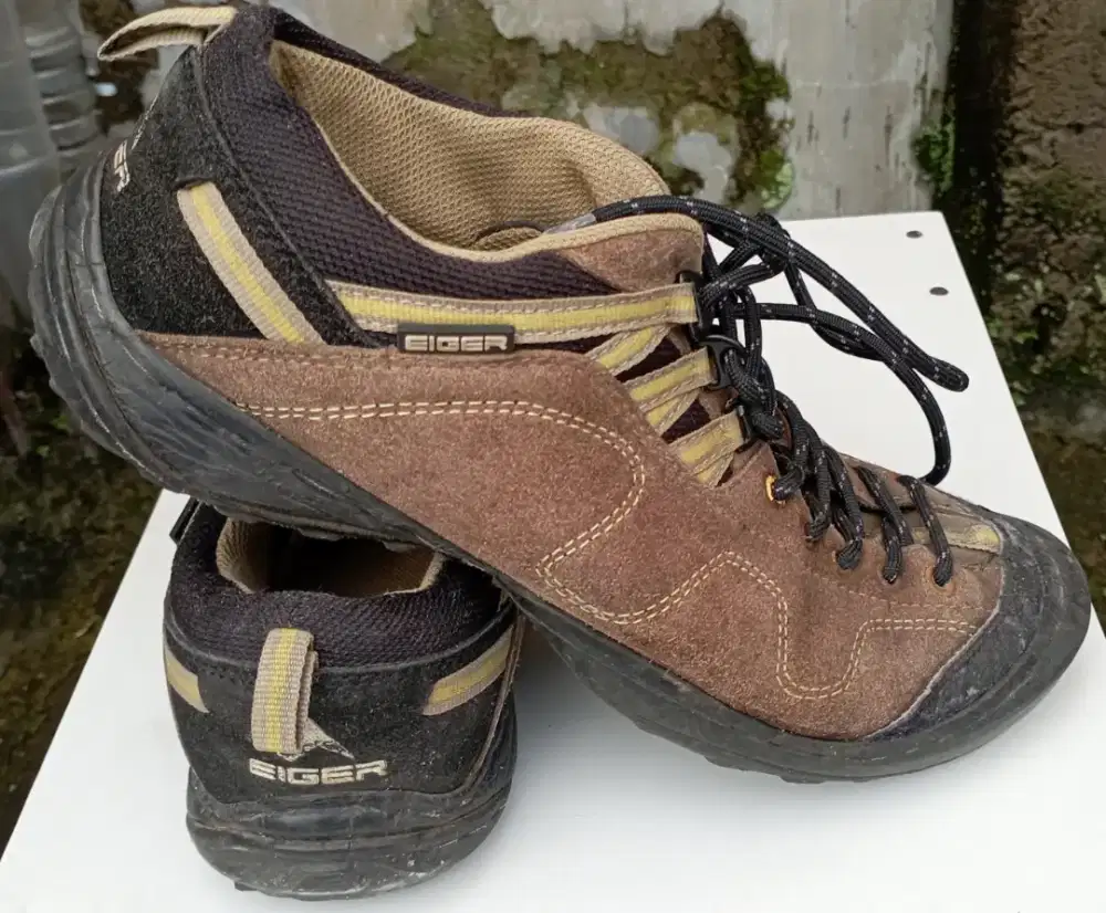 Sepatu EIGER size 41