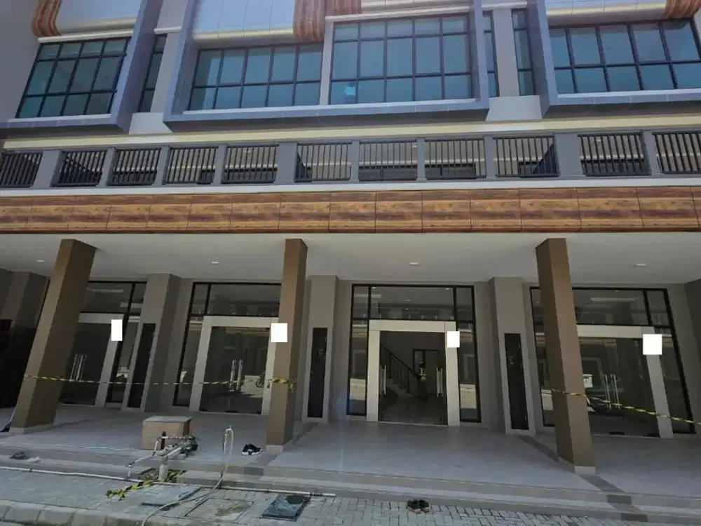 Disewakan Ruko 3 Lantai di Crystal Summarecon Bekasi