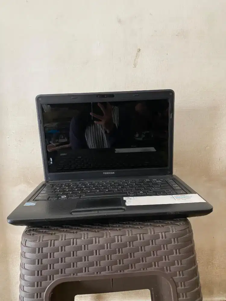 JUAL LAPTOP TOSHIBA SATELLITE C640 INTELP6200 RAM4GB HDD320GB
GARANSI